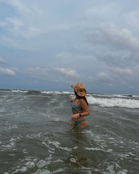 It’s a coastal cowgirl summer <3 Costal Cowgirl Outfits Beach, Beach Cowboy, Future Mood, Cowgirl Beach, Costal Granddaughter, Cowgirl Photoshoot, Costal Cowgirl, Cowgirl Summer, Beachy Girl