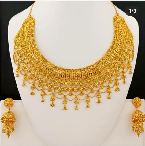 Great attention to detail, love it! undefined undefined undefined Pakistani Gold Jewellery Design Necklace Set, Small Gold Necklace Set Indian, South Indian Gold Jewellery, Necklace Design Ideas, Latest Bridal Jewellery, Expensive Jewellery, Indian Gold Jewellery, Gold Necklace Design, Women Gold Necklace