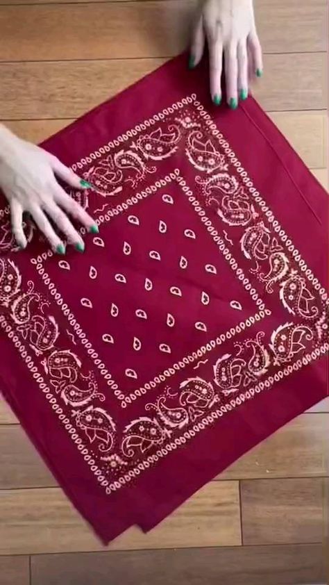 Hamid ullah | #handbag#crafts | Instagram Projek Menjahit, Handbag Sewing, Handbag Sewing Patterns, Diy Sewing Gifts, Handmade Fabric Bags, Sewing Machine Basics, Sewing Easy Diy, Diy Bag Designs, Diy Bags Patterns