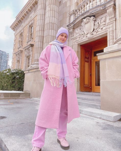 Pink Coat Winter, Pastel Winter Outfit, Cute Winter Outfits For Women, Coat Winter Outfit, Pink Purple Pastel, Lilac Coat, Pastel Outfits, Long Teddy Coat, Pink Winter Coat