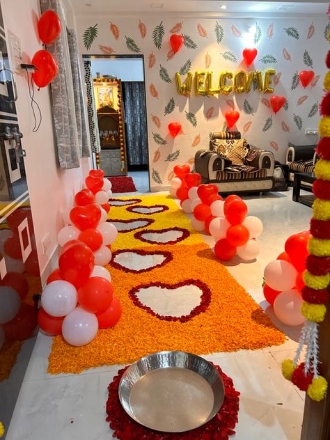 Welcome Decoration Ideas Home Indian With Balloons, Welcome Bride Decoration Ideas, Welcome Home Balloons Ideas, Bride Welcome Decoration At Home, Baby Welcome Decoration Home Indian, Welcome Home Decorations Ideas Party, Newborn Welcome Home Decoration, Kanku Pagla Decoration At Home, Welcome Decoration Ideas Home Indian