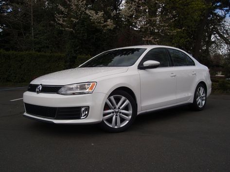 2012 Volkswagen Jetta GLI Jetta Car, Vw Gli, Luxe Auto's, Jetta Tdi, Ferdinand Porsche, Volkswagen Car, Volkswagen Models, Car Goals, Car Volkswagen