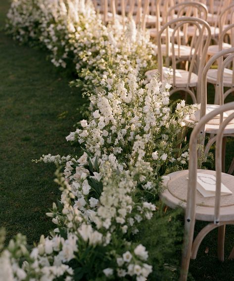 Jenni Kayne Wedding, Wedding Isles Decoration, Ground Florals, Aisle Arrangements, Floral Aisle, Wedding Tips And Tricks, Alter Flowers, Bridal Advice, Romantic Wedding Style