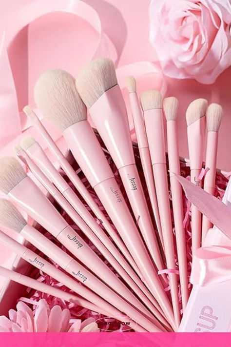 Unleash your inner makeup artist with the Jessup Pink Makeup Brushes Set! 🌸 This 14Pcs set includes everything you need for flawless application - from foundation and concealer to eyeshadow and highlighter. Plus, they're vegan! 💖 Jessup Brushes, Pink Makeup Brushes, Face Brush Set, Pink Makeup Brush, Blush Eyeshadow, Beauty Brushes, Makeup Brushes Set, Eyeshadow Eyeliner, Powder Highlighter