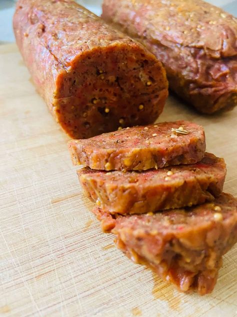 This vegan salami is easy to throw together and can be used in anything from sandwiches to vegan charcuterie boards to soups! Perfect for meal prep, you can make your salamis on a Sunday and enjoy this delicious seitan deli meat throughout the week. | Vegan Seitan Recipes | Vegan Deli Meats | Seitan Salami | Vegan Lunch Ideas | #yumvegan #vegansalami #seitansalami #vegandelimeat #seitan #vegan Vegan Deli Meat Recipe, Seitan Deli Meat, Seitan Recipes Vegan, Vegan Lunch Meat, Vegan Deli Meat, Vegan Salami, Deli Meat Recipes, Seitan Recipe, Vegan Lunch Ideas