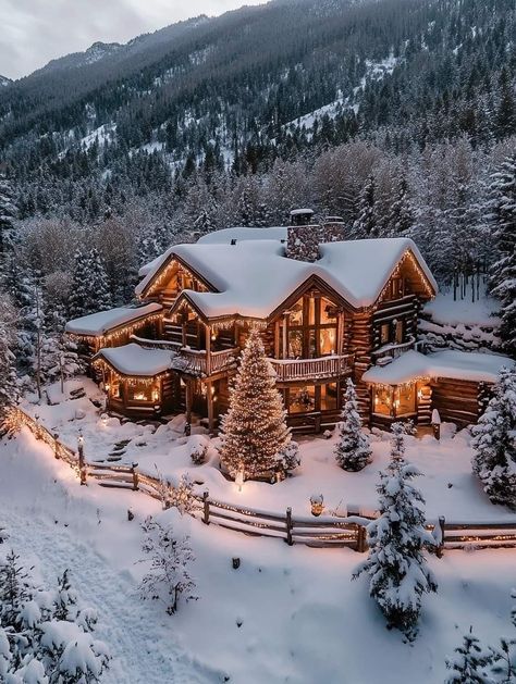 Winter Cabins, Cabin In The Mountains, Cozy Cabins, Winter Cabin, Log Cabin Homes, Dream House Rooms, Dream Room Inspiration, Cabin Life, Barn House Plans