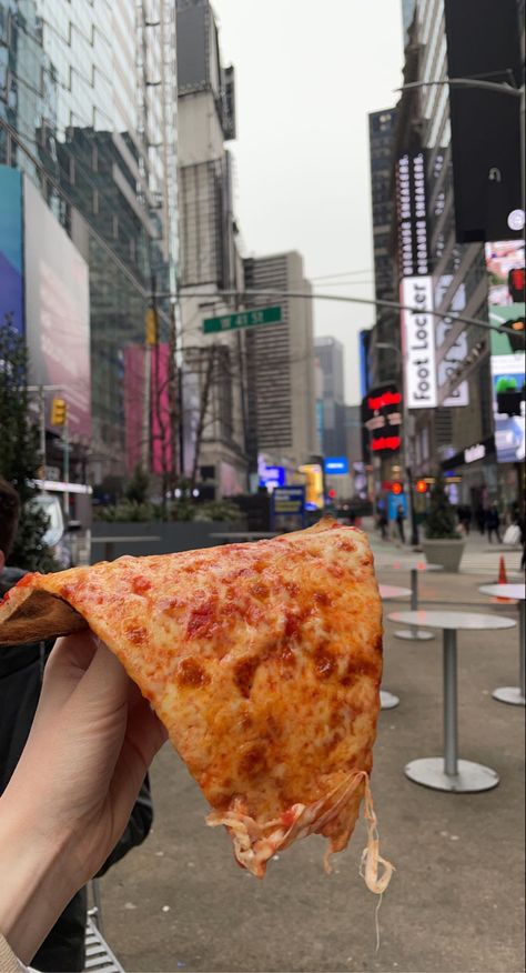 Pizza In New York City, Times Square Food, Joe’s Pizza Nyc, New York City Pizza, Food In New York City Aesthetic, Joe's Pizza New York, New York Pizza Aesthetic, New York Street Food, Joes Pizza