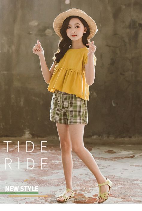 Drama Songs, Stylish Short Dresses, Kids Summer Fashion, Sweet Shirt, Ootd Ideas, Clothes Outfit, Girls Summer Outfits, Korea Fashion, Plaid Shorts