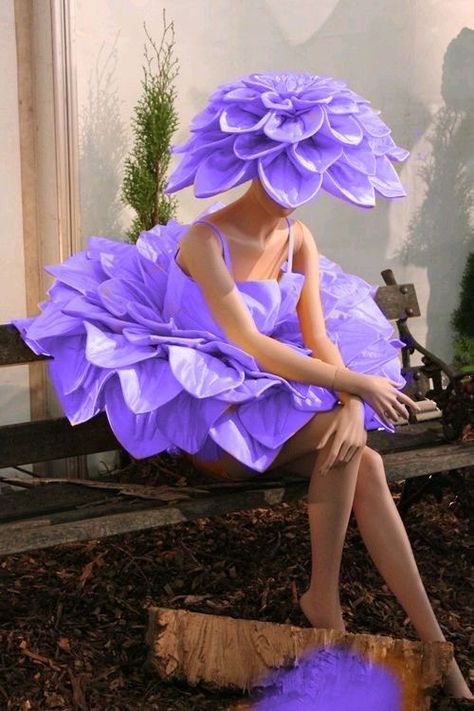 Flower Queen Costume, Flower Costume Women, Adult Flower Costume, Flower Costume Diy Women, Flower Dress Costume, Costume Diy Women, Flower Costume Diy, Lily Costume, Flower Costumes