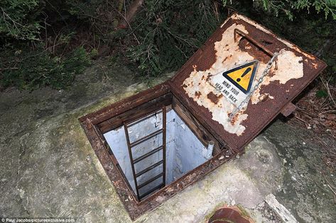 The former RAF nuclear bunker and a more recently built bunker are both up for sale, with a guide price of £25-£35,000 Bunker Aesthetic, Bunker Entrance, Hidden Bunker, Luxury Bunkers, Gianni Schicchi, Nuclear Shelter, Nuclear Bunker, Underground Shelter, Underground Bunker