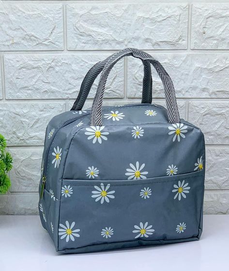 *Printed Tiffin Bags/ Lunch Bag For Unisex* ❤️‼️❤️‼️❤️‼️❤️‼️❤️ Material:- Foil (Insulated) Size:-9x6x8 Inch LxBxH One Main Compartment One Pocket Type At Frontside Wrist Handle 2 Closure Zipper 🖤‼️🖤‼️🖤🖤‼️🖤‼️ *Price:-160 free Shipping* 1 Ship :-10 pcs Tiffin Bag, Really Cute Outfits, Lunch Bag, Women's Bag, Foil, Cute Outfits, Zipper, Free Shipping, Birthday