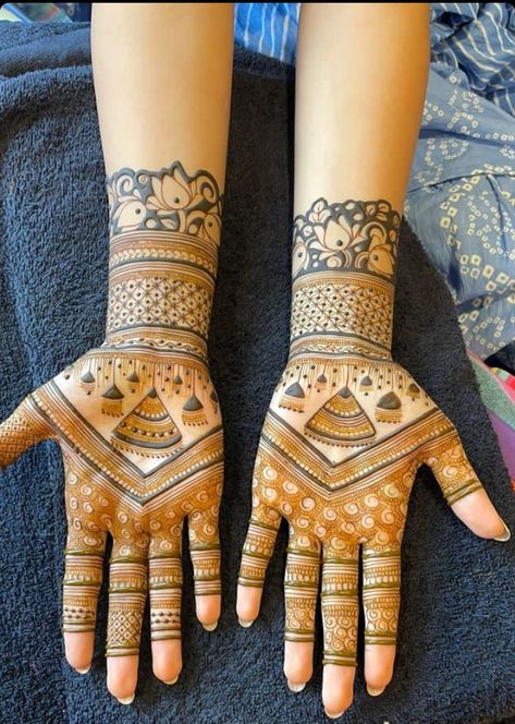 Aluna Mehndi Design, Mahendi Pics, Normal Mehndi Design, Half Hand Mehndi Design, Sider Mehndi, Marwari Mehndi Design, Diwali Mehndi, Designer Mehendi, Mendi Design