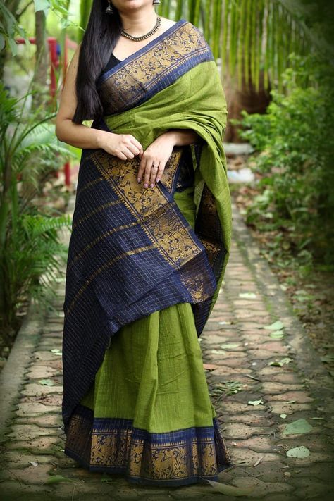 Mehendi Saree, Blue Silk Saree, Bandhani Dress, Lace Saree, Cotton Saree Designs, Simple Kurta Designs, Border Saree, Indian Saree Blouses Designs, Silk Saree Blouse Designs