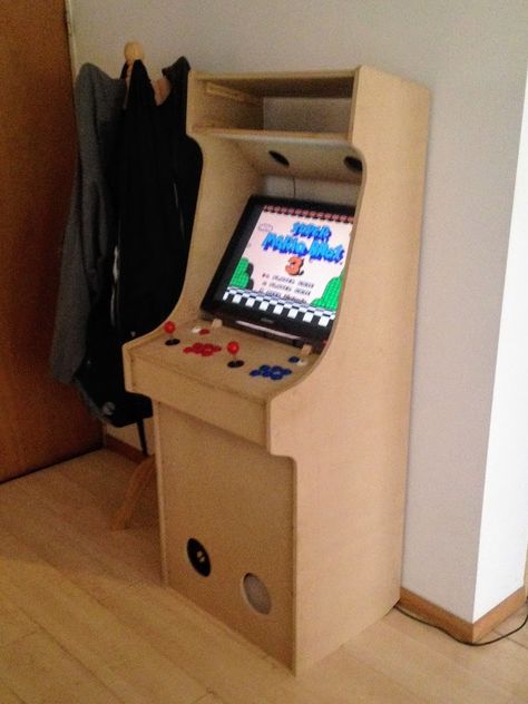 Retropie Arcade, Arcade Games Diy, Video Game Cabinet, Mame Cabinet, Arcade Cabinet Plans, Diy Arcade Cabinet, Diy Arcade, Retro Arcade Machine, Arcade Room