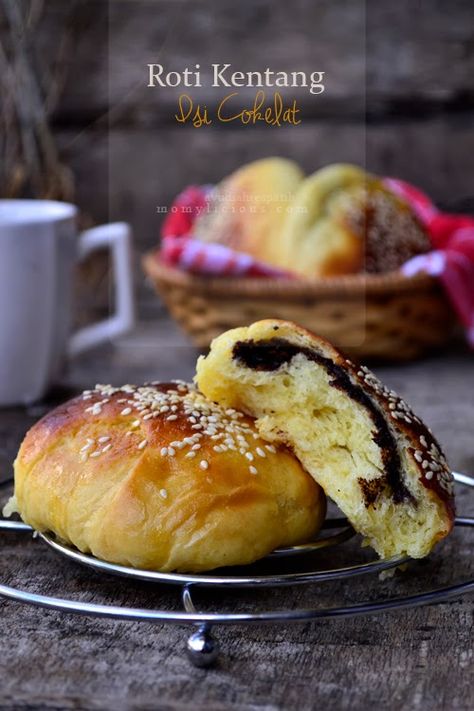 Roti Kentang Isi Cokelat Minuman Seger, Vanilla Bread, Soft Bread Recipe, Roti Panggang, Burger Bread, Roti Bread, Pembuat Roti, Anna Olson, Soft Bread