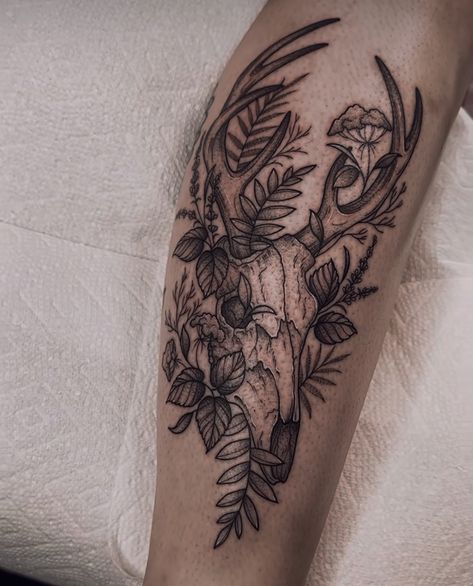 Deer Skull Floral Tattoo, Feminine Hunting Tattoos, Deer Tattoos For Women Antlers, Antler And Flower Tattoo, Western Tats, Deer Hunting Tattoos, Deer Skull Tattoo, Buck Tattoo, Herb Tattoo