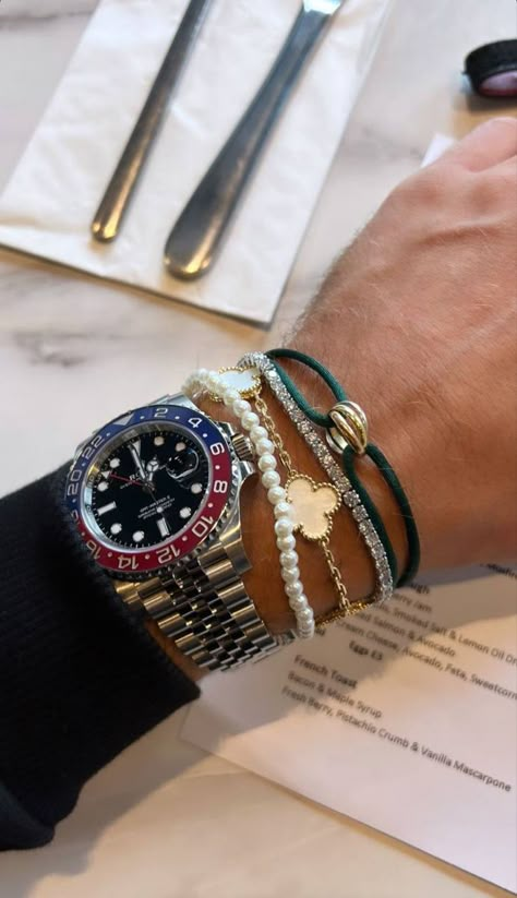 Rolex GmT master II pepsi Spring Outfits Men, Rolex Gmt Master Ii, Gold Watch Men, Rose Gold Watches, Dope Jewelry, Jewelry Fashion Trends, Classy Jewelry, Jewelry Lookbook, Rolex Gmt