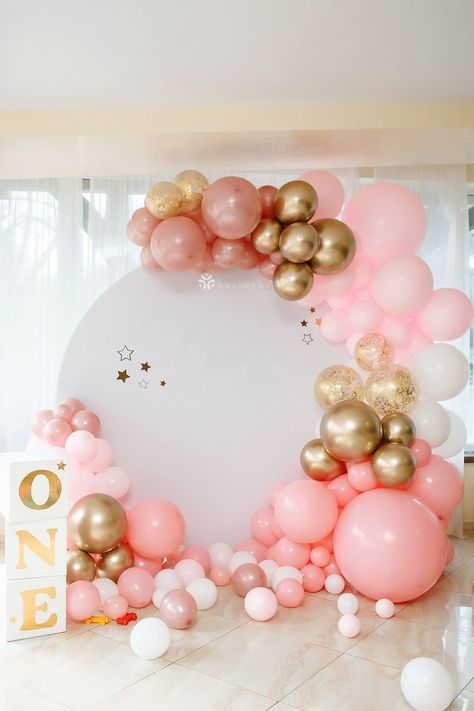 Circle Arch Birthday Decor, 1st Birthday Background For Editing, Diy Backdrop Ideas On A Budget Birthday, Pink Balloon Decorations, 1st Birthday Balloon Decorations, 1st Birthday Decorations Girl, Celebrate Decorations, Pink Birthday Backdrop, Christmas Decor Wedding