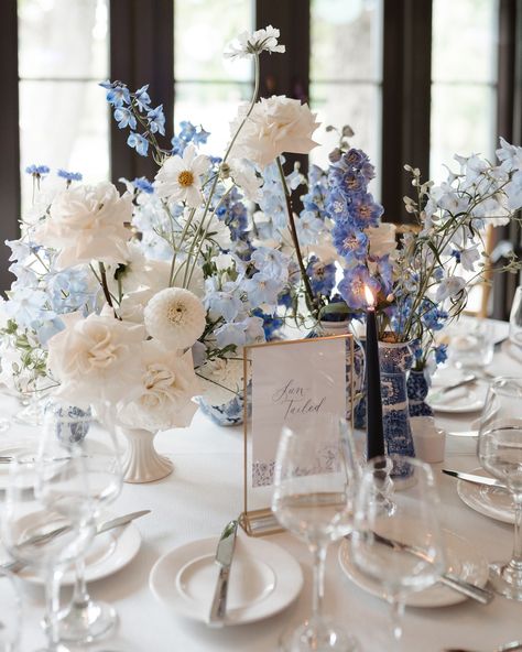 Blue Table Flower Arrangements, Blue And White Flowers Table Decor, Wedding Table Decor Blue And White, Blue And White Wedding Palette, Round Tables With Table Runners, White And Blue Theme Wedding, Wedding Theme Blue And White, Blues And White Wedding, September Blue Wedding