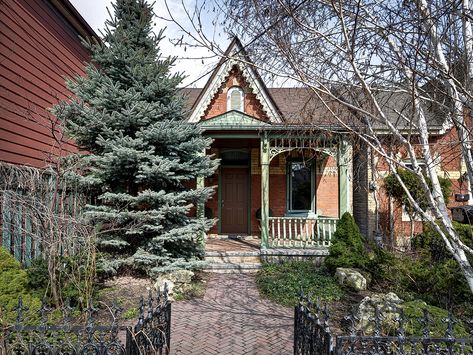 The History Of The Ontario Gothic Revival Cottage – Urbaneer Gothic Revival Cottage, Gothic Revival House, Gothic Cottage, Ontario Cottages, Gothic Revival Architecture, Urban Cottage, Revival Architecture, Victorian Cottage, Gothic Revival