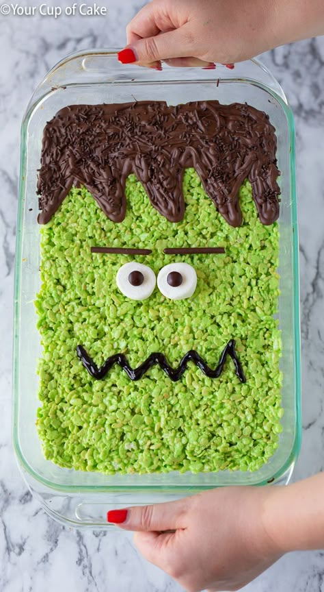 Turn a pan of regular rice krispies into a BIG Frankenstein Rice Krispie Treat for Halloween! I love an easy no-bake recipe! Cool Halloween Recipes, Halloween Party Crockpot Recipes, Halloween Rice Krispie Treats Ideas Frankenstein, Frankenstein Party Food, Easy Halloween Rice Krispie Treats, Frankenstein Rice Krispies, Halloween Frankenstein Decorations, Halloween Themed Rice Krispie Treats, Vegan Halloween Food For Party