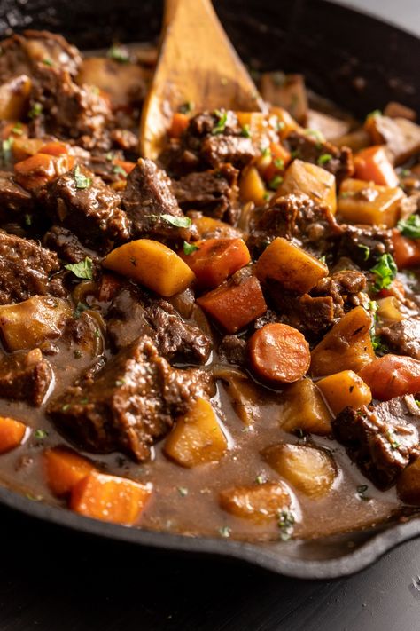 Plant Based Pot Roast, Jack Fruit Pot Roast, Jackfruit Pot Roast Vegan, Vegetarian Pot Roast, Vegan Beef Tips, Jackfruit Pot Roast, Vegan Roast Beef, Seitan Beef, Beef Seitan