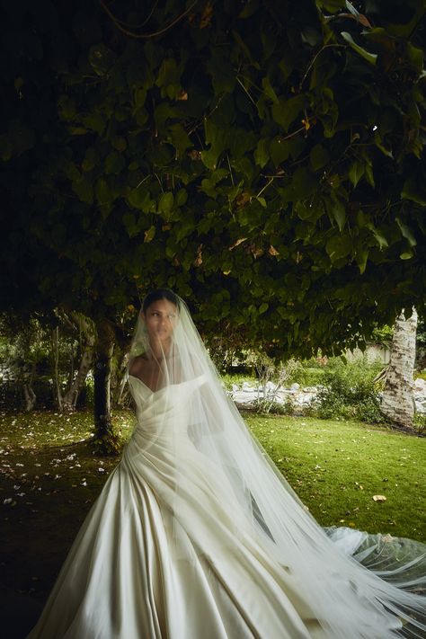 Being the focal point of this gown, drapes cascade like a waterfall from the hip across the body creating a sculpting effect, making you want to say ‘J’adore’. At the back of the gown a simple chapel trail adds extra opulence to the skirt contrasting beautifully with a stunningly cut sweetheart neckline. Bridal Couture 2023, Bridal Collection 2023, Hamda Al Fahim, Couture 2023, Plain Wedding Dress, Aspen Wedding, Classy Wedding Dress, Royal Blue Wedding, Napa Wedding