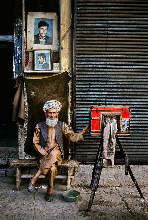 Portrait Photographer in Afghanistan | Bored Panda Steve Mccurry Portraits, Steve Mccurry Photos, Photos Black And White, Steve Mc, Steve Mccurry, Afghan Girl, Hermitage Museum, We Are The World, Ansel Adams