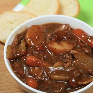 Easy Beef Stew for the Slow Cooker I "What's better than having dinner ready when you get home from work AND have it taste good!??!" Beef Stew With Brown Gravy, Beef Stew With Gravy, Gravy Packet, Easy Beef Stew, Mini Hamburgers, Carrots Potatoes, Crock Pots, Brown Gravy Mix, Slow Cooker Recipe