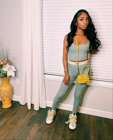 Skims And Lanvin, Lavin Outfit Ideas, Lanvin Outfit Ideas, Lavin Outfit Black Women, Lavin Outfit, Dunks Outfit Woman, Cute Birthday Outfits, Set Outfits