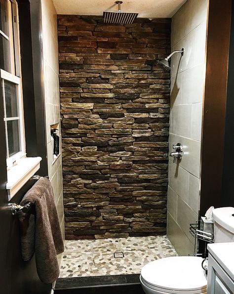 Shower With Stone Wall, Ledger Stone Shower Wall, Natural Stone Shower Ideas, Stone Tile Bathroom Wall, Rock Bathroom Floor, Rock Bathroom Ideas, Natural Stone Bathroom Ideas, Natural Bathroom Design Earth Tones, Rock Shower Ideas