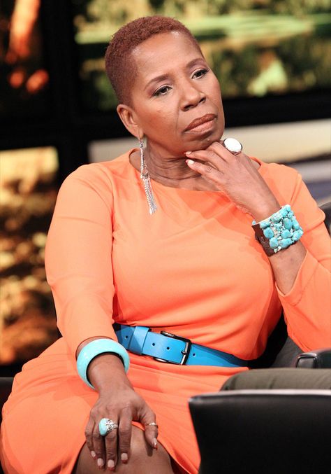 The spiritual teacher opens up about the burden of blame that she unconsciously carried forward from her mother—and she broke the cycle. Letting Go Of Guilt, Iyanla Vanzant Quotes, Successful Black Women, Posters For Office, Guilt And Shame, Iyanla Vanzant, African American History Facts, Super Soul Sunday, Chris Tucker