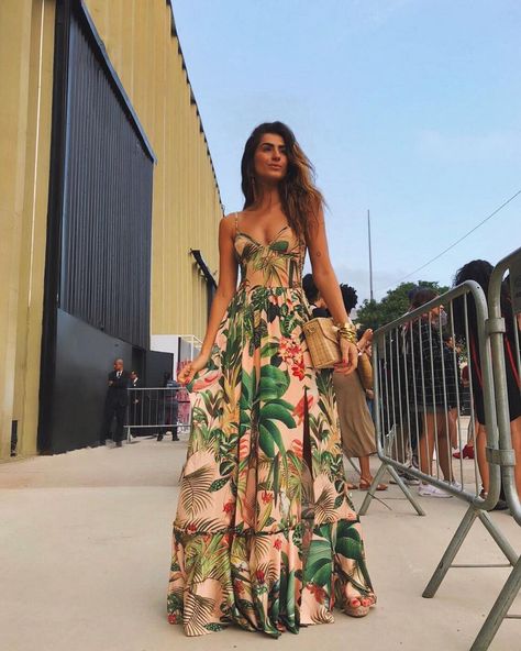 Ethno Style, Tropical Dress, Fashion Enthusiast, Elegante Casual, A Dress, Dream Dress, Look Fashion, Maxi Dresses, Night Dress