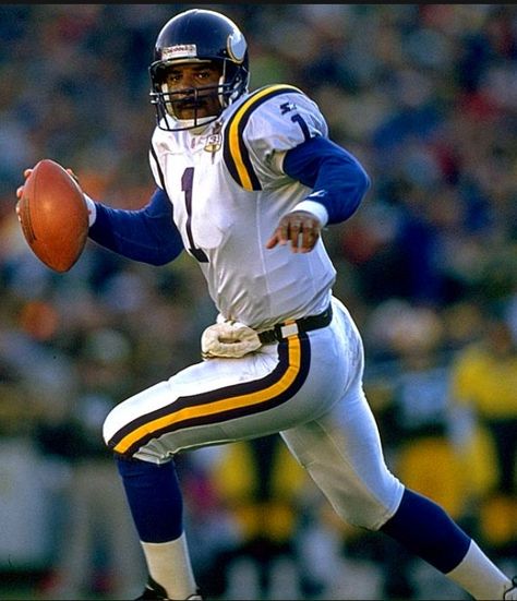 WARREN MOON  #warrenmoon #moon #moonnumber1 #numberone #number1 #nfl #vikings #minnesota #minnesotavikings Warren Moon, Nfl Pictures, Purple Pride, Canadian Football League, Nfl Football Pictures, Minnesota Vikings Football, Houston Oilers, Vikings Fan, Vikings Football