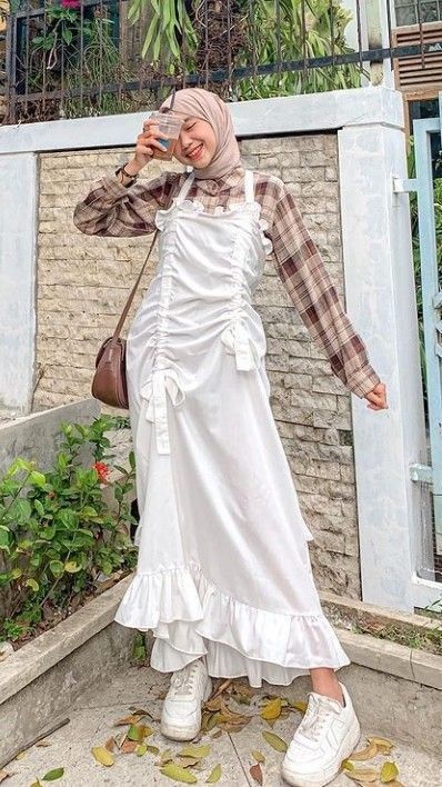 Ootd Hijab Vintage Style, Vintage Dress Hijab, Dress Vintage Hijab, Ootd Korean Style Dress, Outfit Vintage Hijab, Vintage Hijab, Hijab Vintage, Korean Style Hijab, Ootd Korean Style