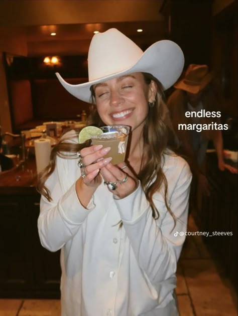 Cowboy Chic Bachelorette, Vegas Bachelorette Party Aesthetic, Hill Country Bachelorette Party, Dude Ranch Bachelorette, Ranch Bachelorette Party, Bahamas Bachelorette Party, Courtney Steeves, Texas Bachelorette, Bachelorette Vibes