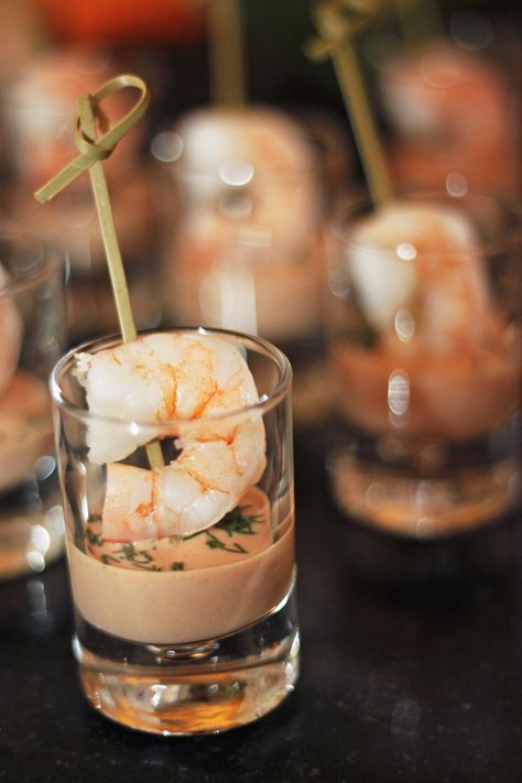 mini shrimp cocktail shots Shrimp Cocktail Shots, Mini Prawn Cocktail Canapes, Italian Canapes, Mini Shrimp Cocktail, Christmas Appetizers Recipes, Shrimp Cocktails, Make Ahead Christmas Appetizers, Wedding Caterer, Cocktail Shots