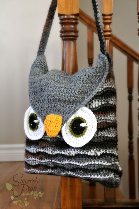 Ravelry: Owl Be Your Buddy Pillow Cover/Sleepover Bag by Sincerely Pam 3d Chocolate, Puppy Backpack, Travelling Bag, Owl Purse, Owl Bag, Crochet Phone Cases, Sleepover Bag, Bag Crochet Pattern, 2d Drawing