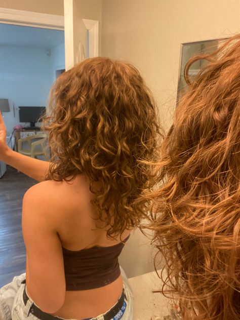 Long Curly Haircuts, Natural Curly Hair Cuts, Layered Curly Hair, Curly Hair Photos, Wavy Haircuts, Natural Wavy Hair, Haircuts For Wavy Hair, Haircuts For Curly Hair, Wavy Curly Hair