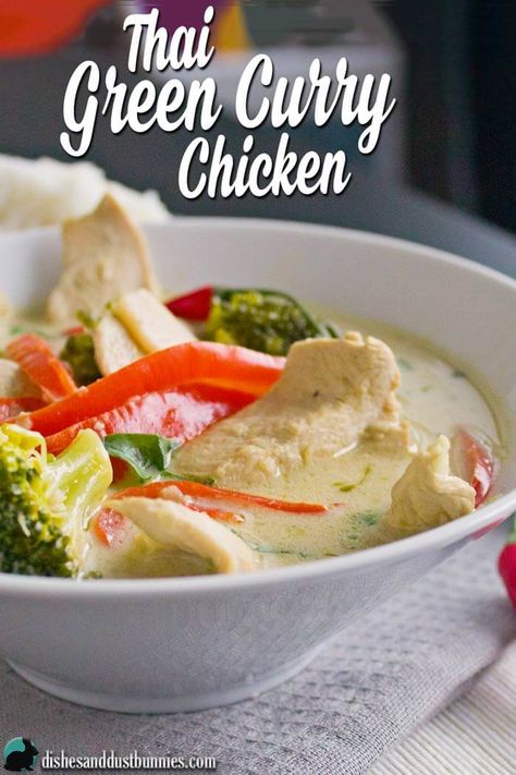 Thai Green Curry Chicken, Thai Green Chicken Curry, Curry Chicken Recipe, Exotic Recipes, Green Curry Recipes, Green Curry Chicken, International Dishes, Chile Poblano, Thai Green Curry