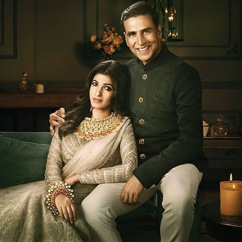 Akshay Kumar Family Photo, Akshay Kumar And Twinkle, Akshay Kumar Photoshoot, Akshay Kumar Style, Royal Family Portrait, Twinkle Khanna, Wedding Outfit Men, Art Invitation, Bollywood Couples