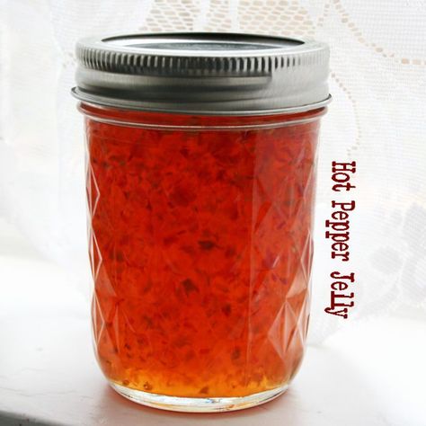 Homemade Baking Powder, Pepper Jelly Recipes, Red Pepper Jelly, Hot Pepper Jelly, Hot Sauce Recipes, Carolina Reaper, Pepper Jelly, Hot Peppers, Jam And Jelly