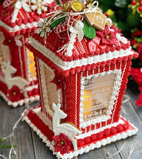 gingerbread house posted by www.gingerbreadjournal.com Gingerbread Candle, Xmas Desserts, Gingerbread House Ideas, 3d Cookie, Cookie House, Gingerbread Cake, Christmas Gingerbread House, The Best Dessert, Vintage Cookies