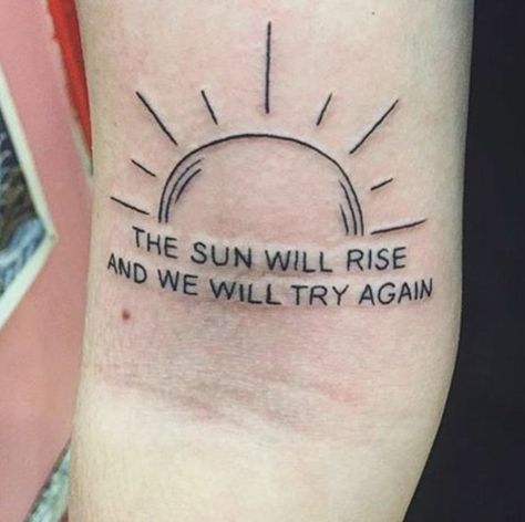 O sol vai nascer e nós vamos tentar de novo Apocalipse 22:16) Ele é “a estrela brilhante e da manhã”. Eli Core, Twenty One Pilots Tattoo, Pilot Tattoo, Quote Tattoo, Tattoo Sketch, Top Tattoos, Wrist Tattoo, Dream Tattoos, Ink Ideas