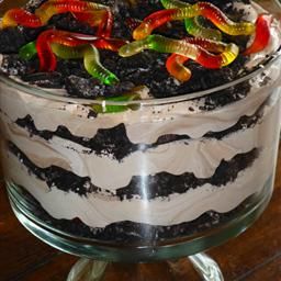 The Best Dirt Cake  on BigOven: This is my personal favorite!  My kids ask for this one on birthdays. Dirt Cake Recipe, Snickers Dessert, Dirt Dessert, Oreo Dirt Cake, Dirt Cake Recipes, Steam Shovel, Pudding Trifle, Dirt Pudding, Oreo Dirt