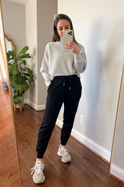 Teacher Jogger Outfits Winter, Athletic Outfits Work, Cute And Comfy Work From Home Outfits, Athleisure Outfits Professional, Athleasure Work Outfits, Athletic Job Outfit, Work Sweatshirt Outfit, Joggers Professional Outfit, Nice Athleisure Outfits