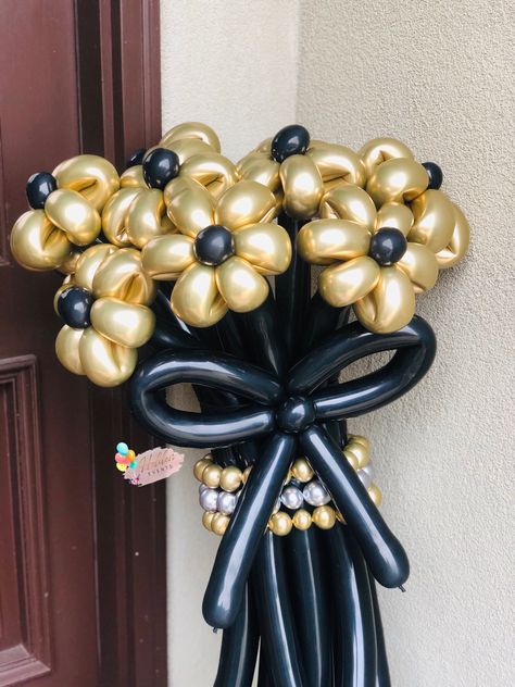 Black And Gold Balloon Bouquet, Ballon Flower Bouquet, Bouquet Balon, Balloon Bucket, Balloon Flower Bouquet, Balloon Centerpieces Diy, Flower Balloons Diy, Flower Balloons, Man Bouquet