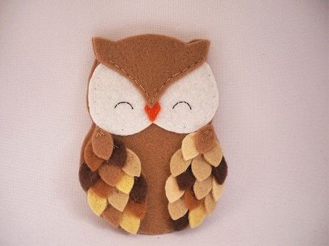 Felt owl Baby Mobil, Brown Owl, Felt Owls, Felt Crafts Patterns, Felt Owl, Felt Christmas Decorations, Owl Crafts, Owl Ornament, Christmas Owls