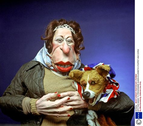 The Queen Elizabeth II Spitting Image puppet Chicken Song, Mock The Week, Richard Curtis, Honore Daumier, Spitting Image, Silly Puppets, Royal Art, Celebrity Caricatures, City Drawing