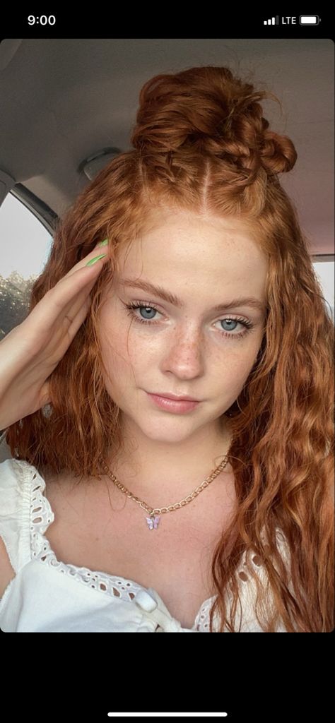 Arianna Aesthetic, Curly Ginger Hair, Ginger Hair Girl, Woman With Red Hair, Red Hair Inspo, Natural Red Hair, Red Curly Hair, Red Haired Beauty, Red Hair Woman